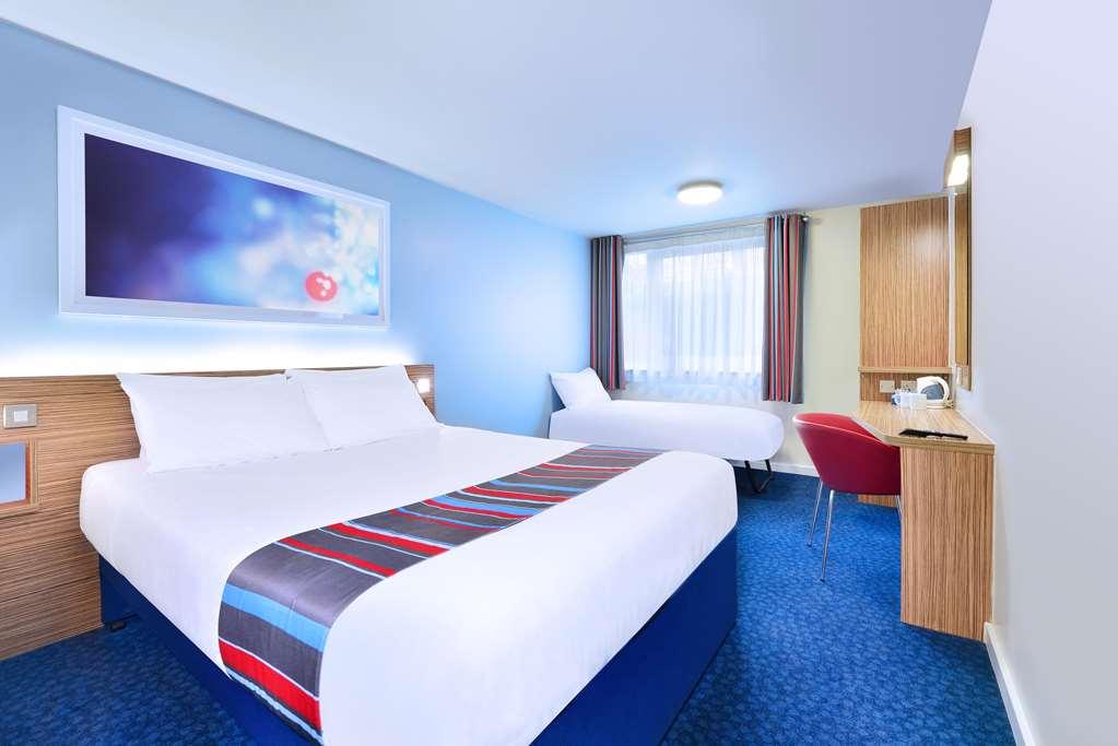 Travelodge ケアフィリ 部屋 写真