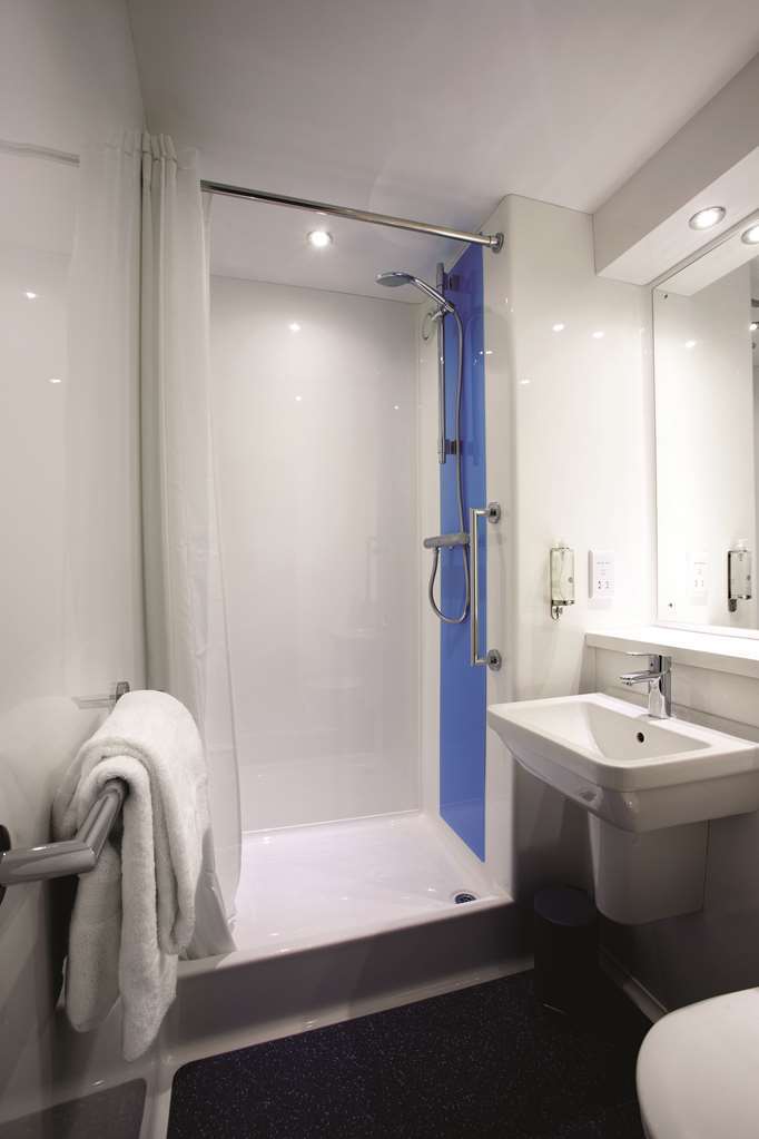 Travelodge ケアフィリ 部屋 写真