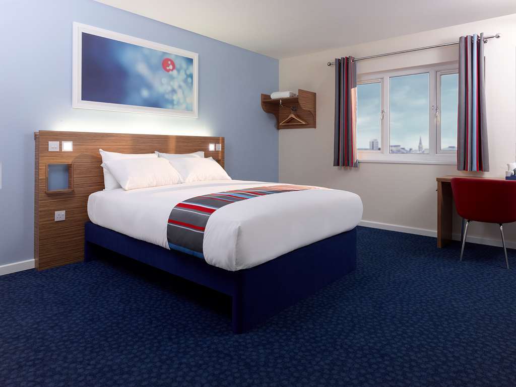 Travelodge ケアフィリ 部屋 写真