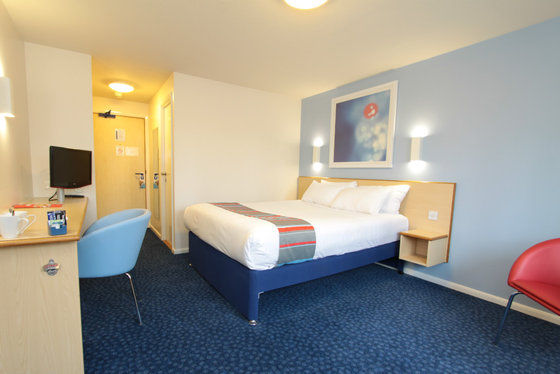Travelodge ケアフィリ 部屋 写真